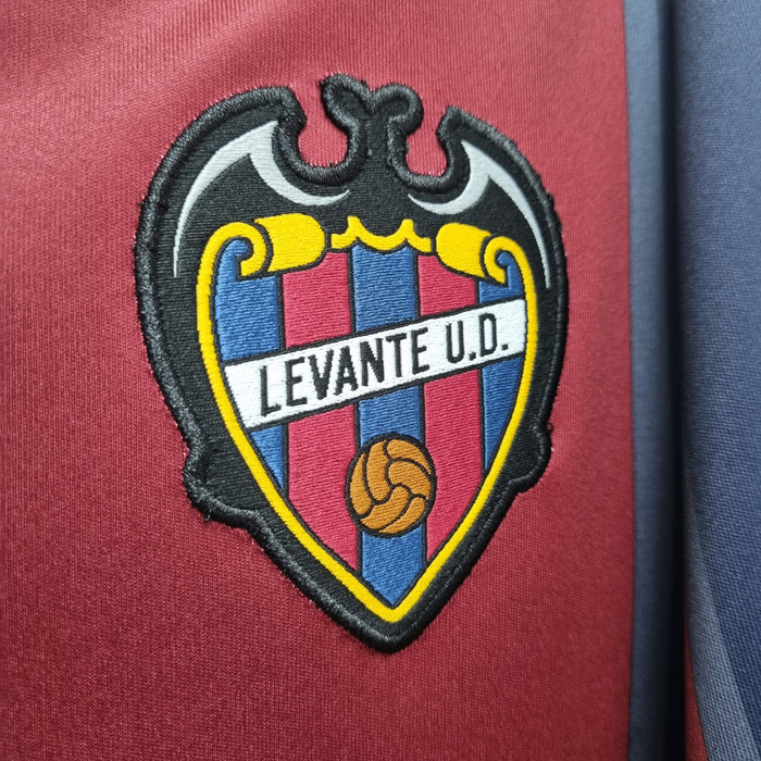 Levante 2022–2023 Heimtrikot (mit Sponsor)