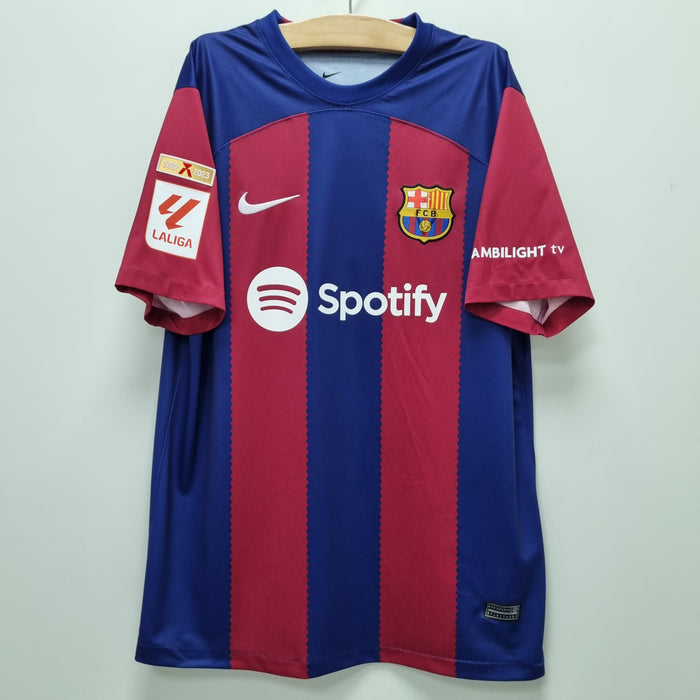 Karol G x Fútbol Club Barcelona 2023–2024 Heim-T-Shirt