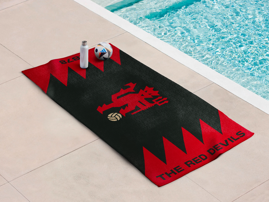 Strand- und Poolhandtuch – The Red Devils – 160 x 80 cm